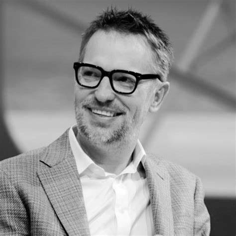 Major Executive Shakeup: LinkedIn CEO Ryan Roslansky Expands Role to Oversee Office Apps Now